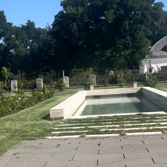 Hadházy szerint Lévai Anikó szinte naponta kijár Hatvanpusztára 