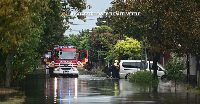 A fővárosban nyolcvannál többször hívták a tűzoltókat a vihar miatt