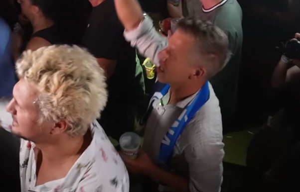 Magyar Péter a Bindzsisztánra bulizott Majka szegedi koncertjén