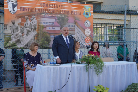 Oroszlány polgármestere nem akadályozná meg, ha 