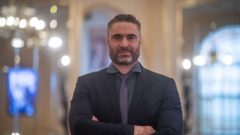 Gyáva és opportunista az oroszlányi általános iskola igazgatója – üzeni Apáti Bence