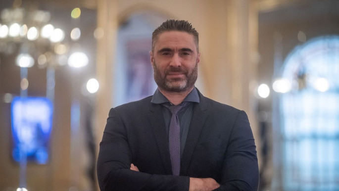 Gyáva és opportunista az oroszlányi általános iskola igazgatója – üzeni Apáti Bence