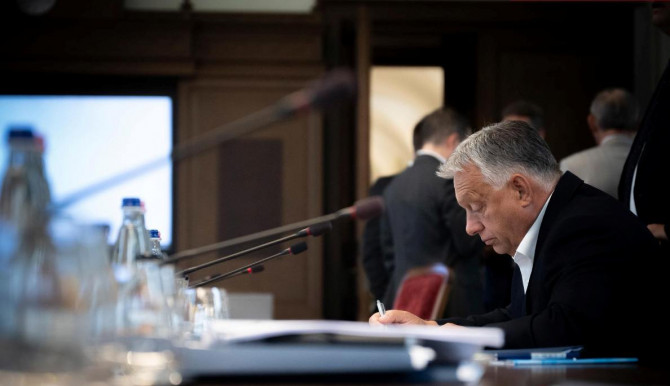 Orbánt arról tájékoztatták, hogy minden valószínűség szerint orosz drónok hatoltak be a lengyel légtérbe