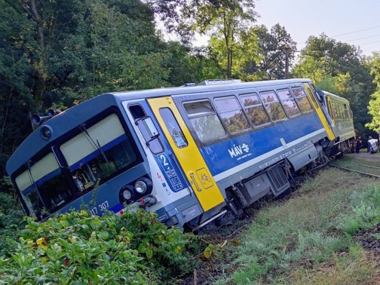 Kisiklott a vonat Magyarkútnál