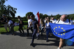 Német EP-képviselő: Orbán a Nyugatról hazudik, közben rossz a gazdaságpolitikája, ezért is erősödhetett meg a magyar ellenzék