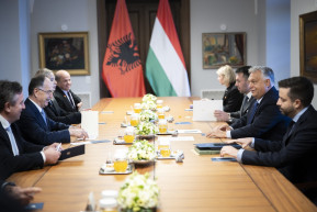 Az albán elnökkel tárgyalt Orbán