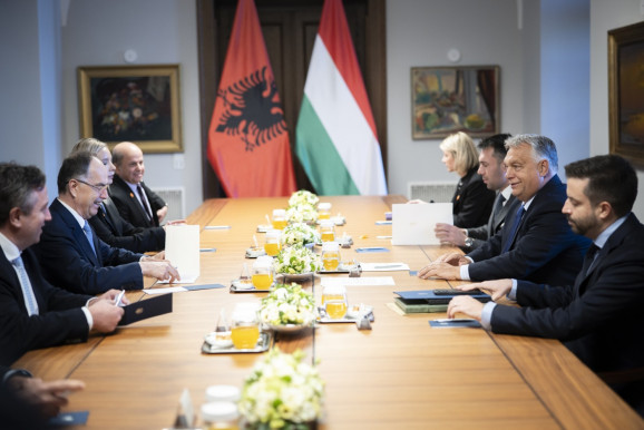 Az albán elnökkel tárgyalt Orbán