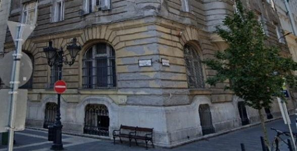 Hadházy: Rohamtempóban árverezik az Európai Uniós Ügyek Minisztériumának belvárosi palotáját 