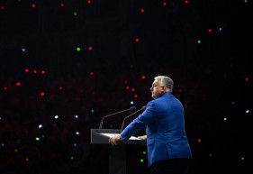 Török Gábor: Orbán el van késve az országjárással