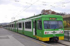 Füstölni kezdett a HÉV a Szépvölgyi útnál, leszállították az utasokat