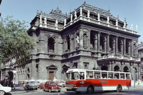 Anno Budapest: Opera