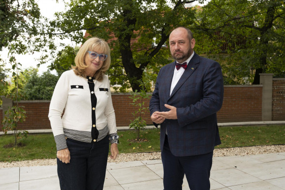 Popcorn, kóla és türelem! Erre van most szükség, a választásokig. Utána minden megváltozik - interjú Fegyir Sándorral