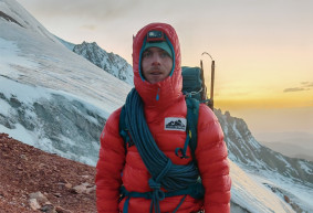 Kiengedték a nepáli kórházból a hegymászót, aki vesekő miatt került be