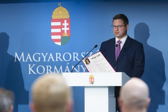 Újrahasznosítás - Szénási Sándor jegyzete