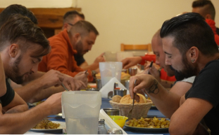 Ahol véget ér a drog – íme a Klubrádió filmje a túlélésről