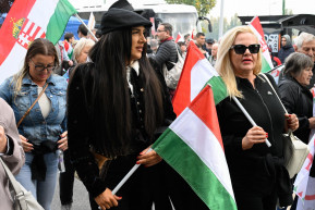 A Fidesz-frakció alkalmazhatja Tóth Gabit, 1,3 millió forint a fizetése, főnöke pedig Kocsis Máté lehet