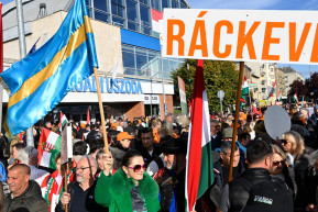 ''Aki magyar, velünk tart!'' - üzente Orbán