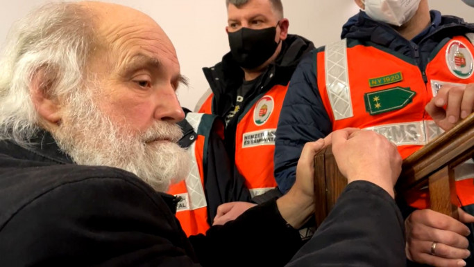 Fáklyás tüntetést szerveznek Iványi Gáborék mellett