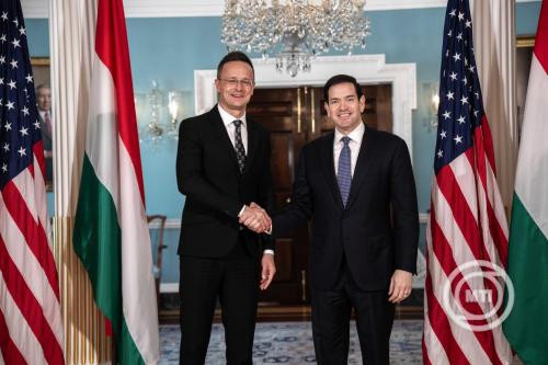 Amerikai nukleáris fűtőelemeket vesz Magyarország