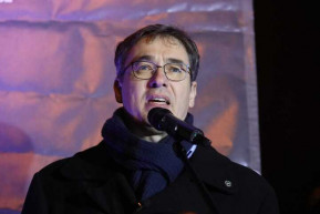 Karácsony rendkívüli közgyűlés után a budapestiekkel tervez vonulni a Karmelitához