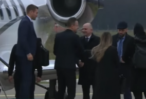 Szijjártó magánrepülővel ment Banja Lukába, miután katonai géppel nem engedték leszállni