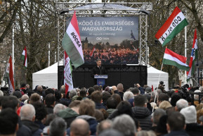 Kampánynyitásra 20 százalékos Tisza-előnyt mért a Medián