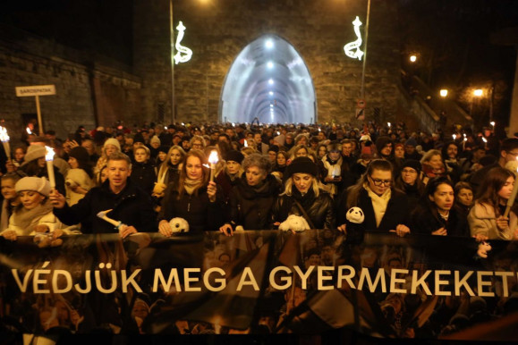 A Szőlő utcai botrány az Epstein-ügy kontrollálhatatlan jellegére emlékeztet