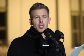 Magyar Péter Lázár Jánosnak: Egy valódi bocsánatkéréshez is gyáva vagy?