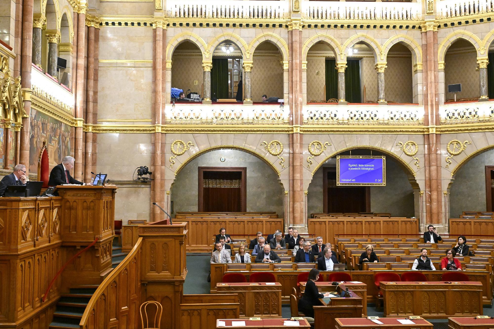 Határozatképtelen volt az Országgyűlés rendkívüli ülése