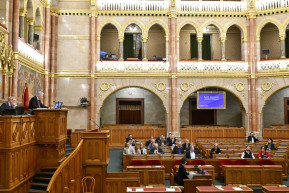 Éjjel kettőre tették a Szőlő utcáról szóló vitát, alig ment el néhány képviselő