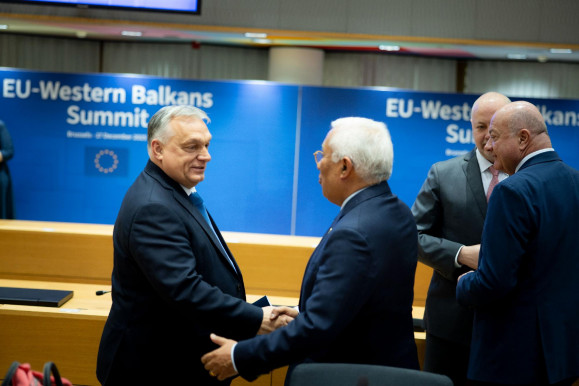 Kezdődik az uniós csúcs Brüsszelben