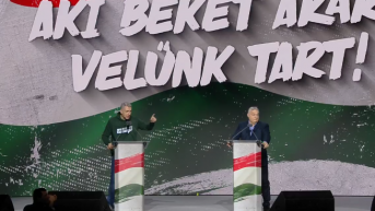 Miért hazudtok a gyermekekről? Miért loptátok el a gyerekeink jövőjét? – kérdezték a szegedi DPK-gyűlésen Orbánt