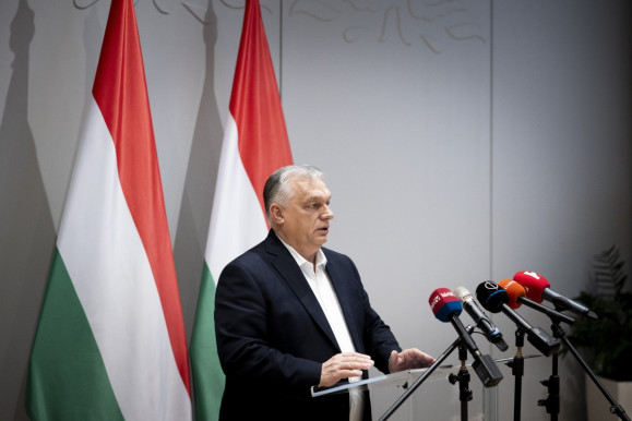 Saját magával is ellentmondásba keveredik Orbán