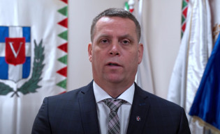 Hat havi jutalmat szavaztak meg a fideszes polgármesternek