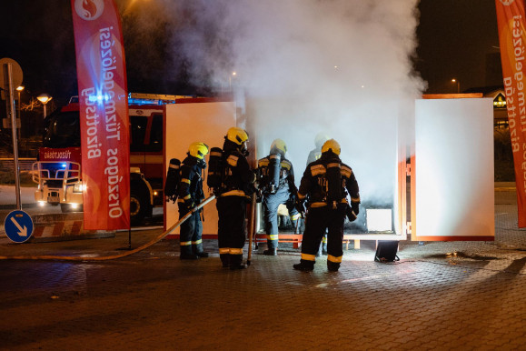 240 alkalommal kellett beavatkozniuk a tűzoltóknak szilveszter éjjel