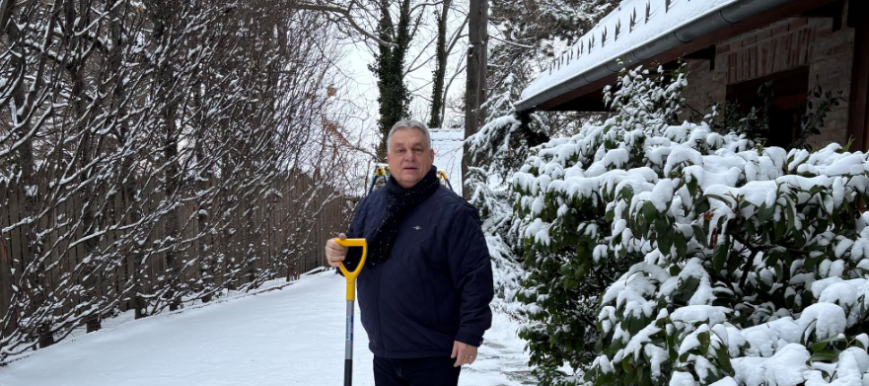 A helyzet fokozódik, Orbán hólapátot ragadott