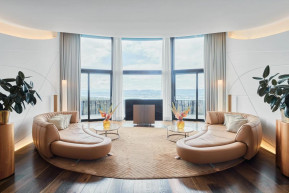 Egész Svájc egyik legdrágább szállodájában szállt meg a Putyin és Trump kényeztetésében megfáradt Orbán