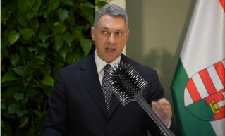 Sakkjátszma, vagy szétesett kampány - Kárpáti Iván jegyzete