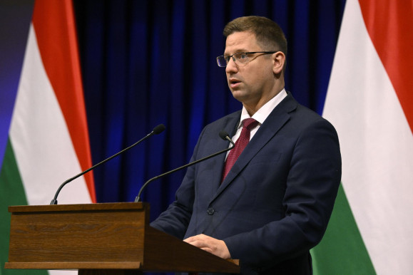 Gulyás: A főváros fordítva ül a lovon, amikor a főpolgármester úr rablásról sikítozik