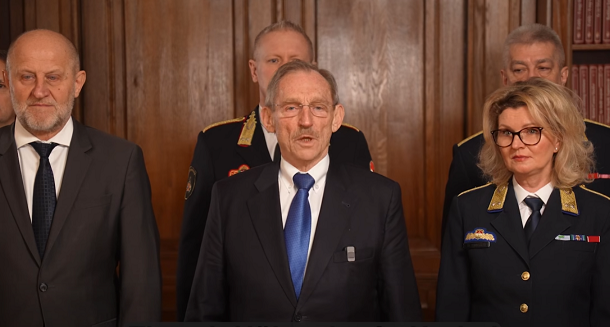 Bruttó 400 ezer forintos egyszeri juttatást kaptak a civil rendvédelmi alkalmazottak