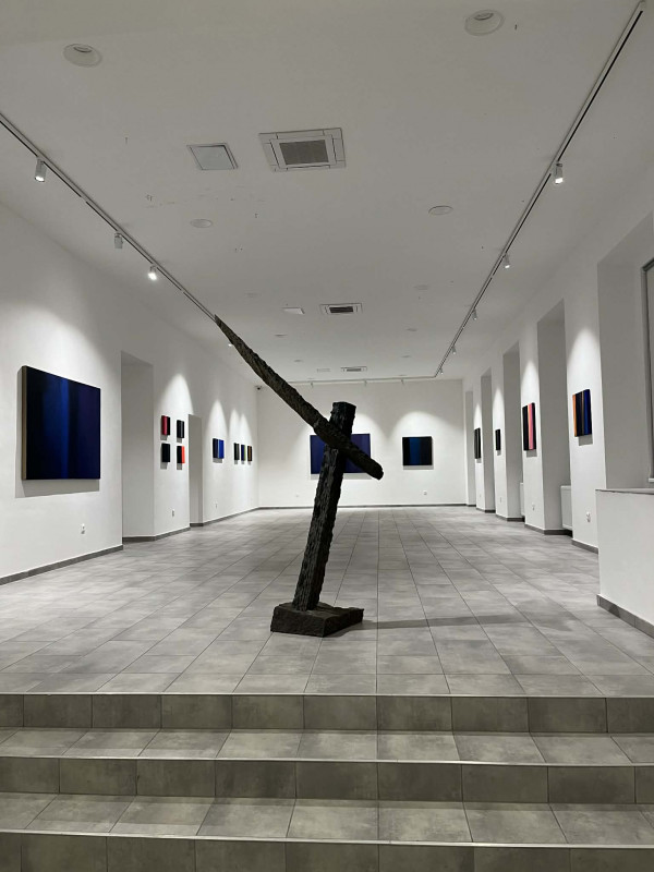 „Black and Why”, vagyis fekete, de miért?  Mohácsi András kiállítása