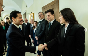 Gáspár Evelin is köszöntötte Marco Rubiót a Karmelitában