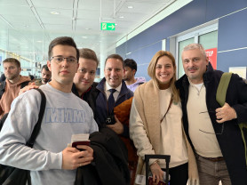 Külön géppel mennek Washingtonba, a Béketanács alakuló ülésére az Orbánt kísérő influenszerek