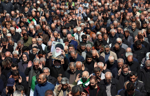 Iráni külügyminiszter: Senki sem tudja, ki lesz a következő legfelsőbb vezető