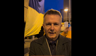 Ukrán zászlóval fogadta Kapitány Istvánt Salgótarján fideszes alpolgármestere