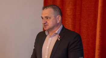 Munkaidőben gyűjtöttek aláírásokat Esztergomban a fideszes jelöltnek 