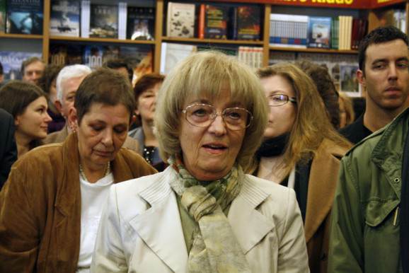 Meghalt Radnóti Zsuzsa, Örkény István özvegye