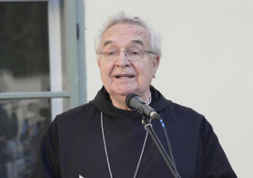 Várszegi Asztrik: Tragédia, hogy a hatalom lojalitást vár az egyháztól pénzbeli támogatás fejében