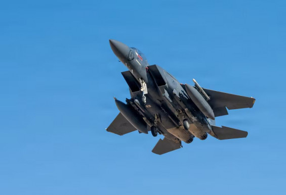 Speciális erőkkel kimentették az Irán fölött lelőtt amerikai gép pilótáját