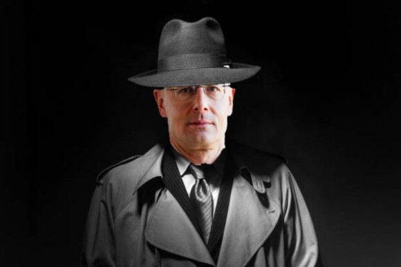 A kémsztori folytatódik - Hardy Mihály jegyzete